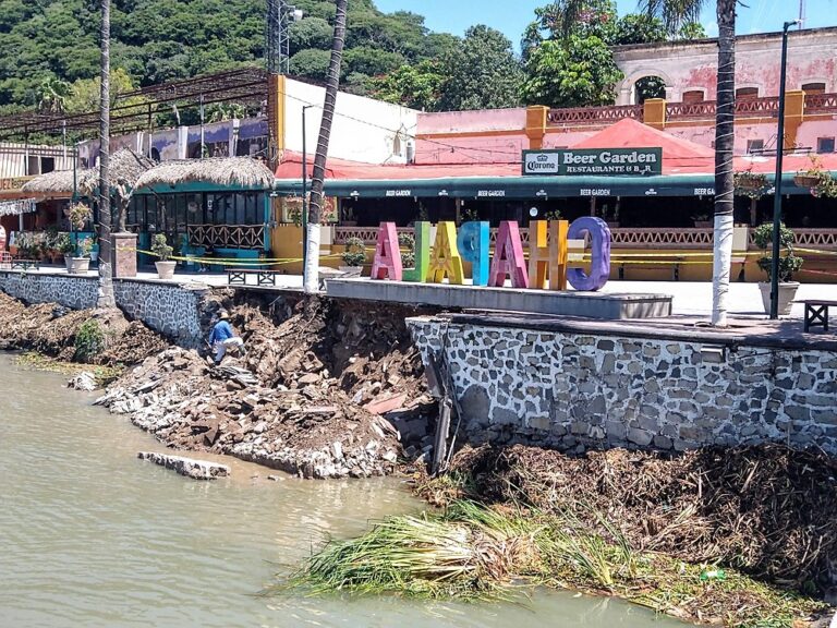 Surging Lake Damages Chapala Malecón