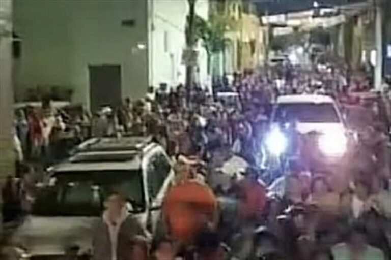 CJNG Delivers Gifts 700 Meters from GDL Police Station