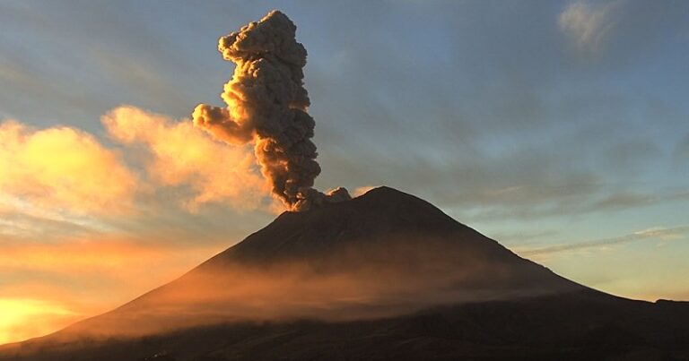 VIDEO: Popocatépetl Volcanic Activity Triggers Alert