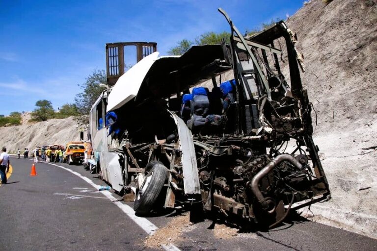 At Least 16 Dead in Oaxaca Highway Collision