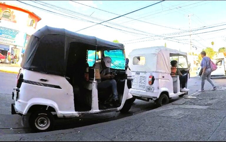 Community Motorcycle Taxis Regularized by New Mobility Regulations