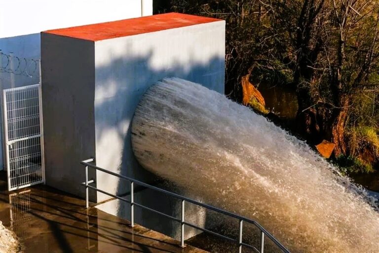 Despite ‘Megajet’, Calderón Dam is Declining