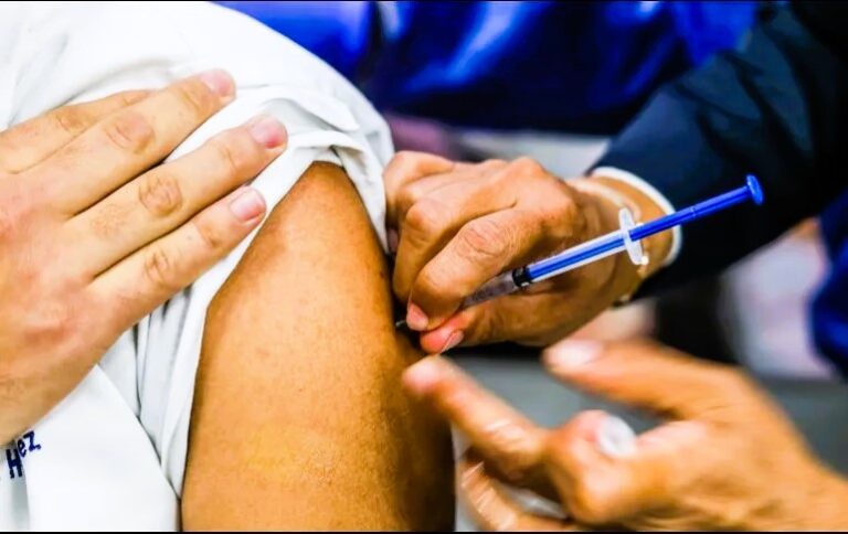 Influenza Vaccination Progresses in Jalisco
