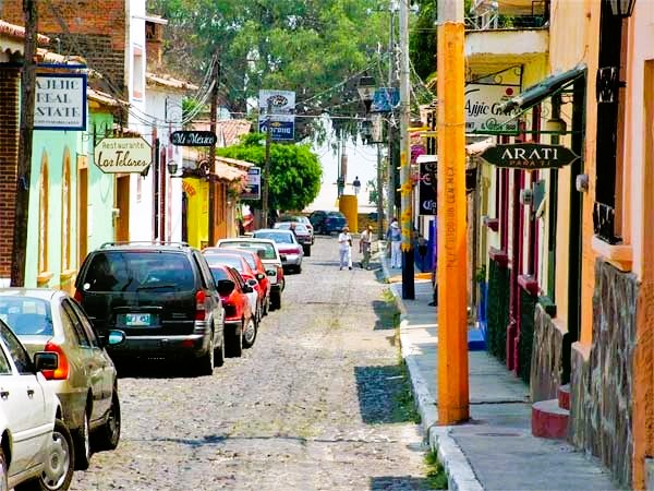 Ajijic-Street-In-Ajijic